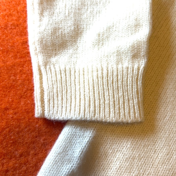 Ivory white pure wool V-neck rustic straight fit sweater NWT - Picture 4 of 8